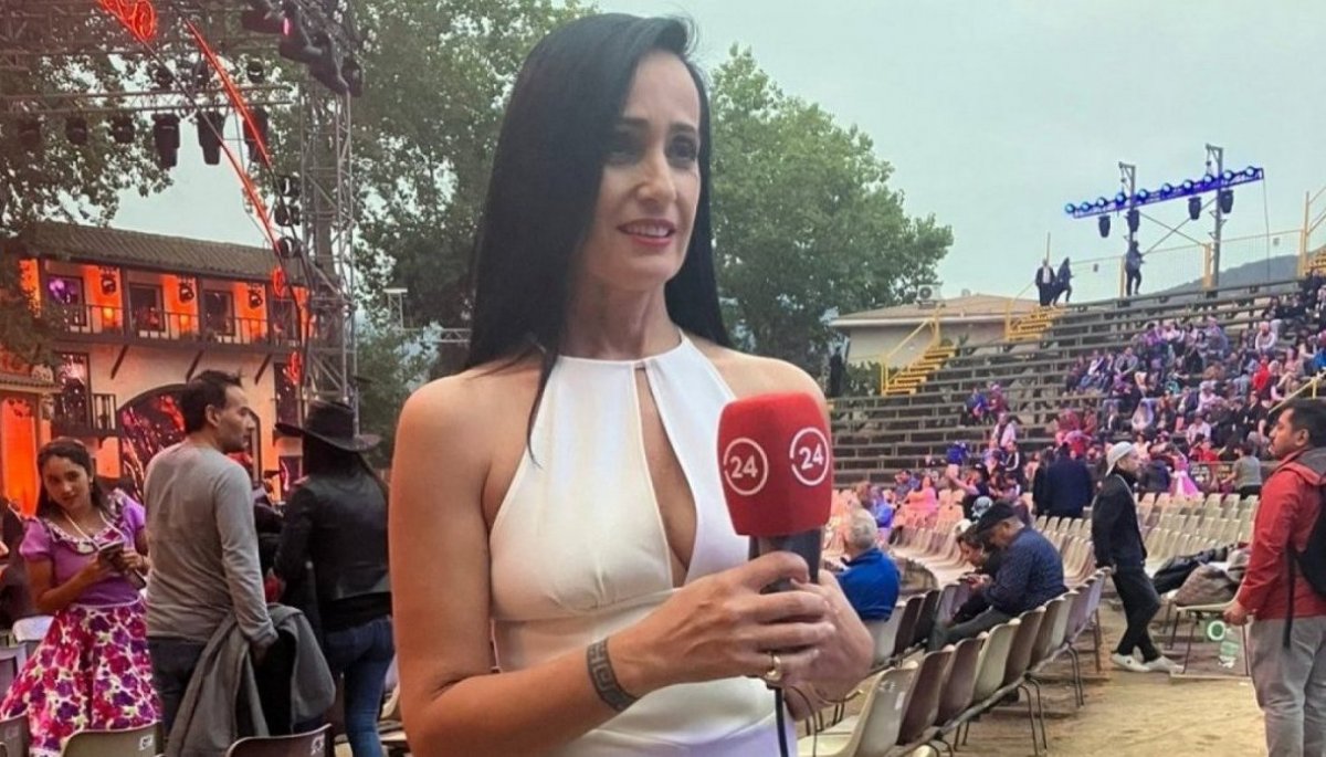 Blanco Y Deslumbrante Mira El Look De Carolina Guti Rrez En La Primera