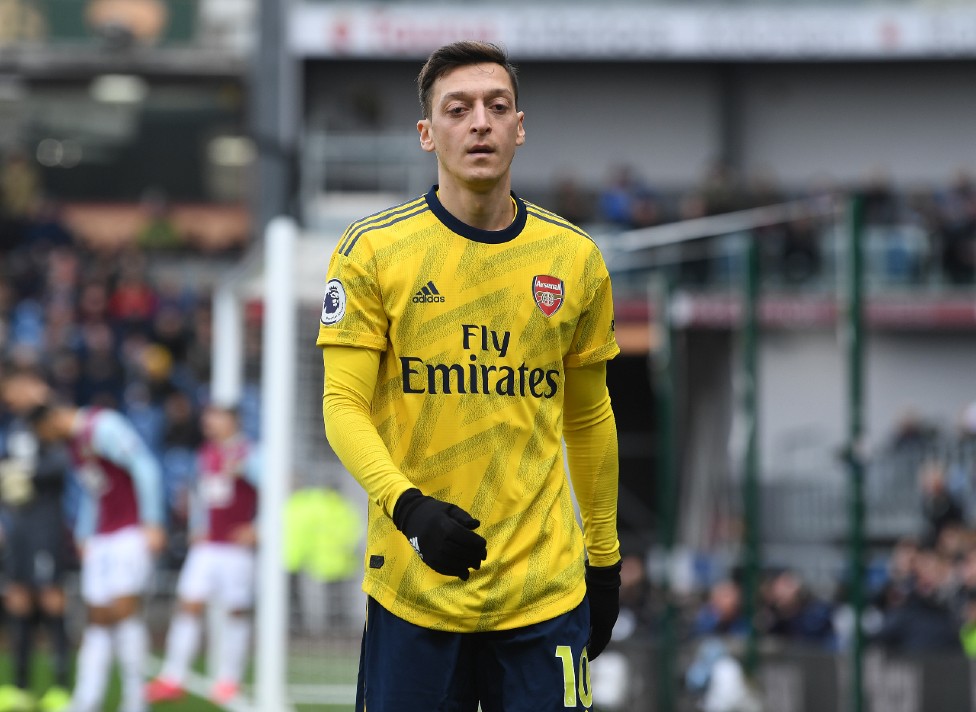 Are Doppelgangers Mesut Ozil And Enzo Ferrari Related? – Thick Accent