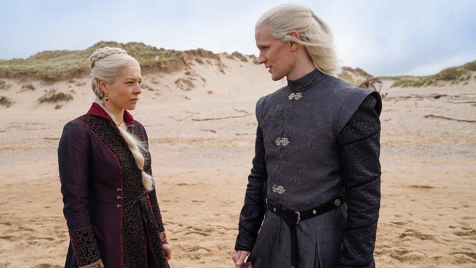 Emma D'Arcy como Rhaenyra Targaryen y Matt Smith como Daemon Targaryen en House of the Dragon