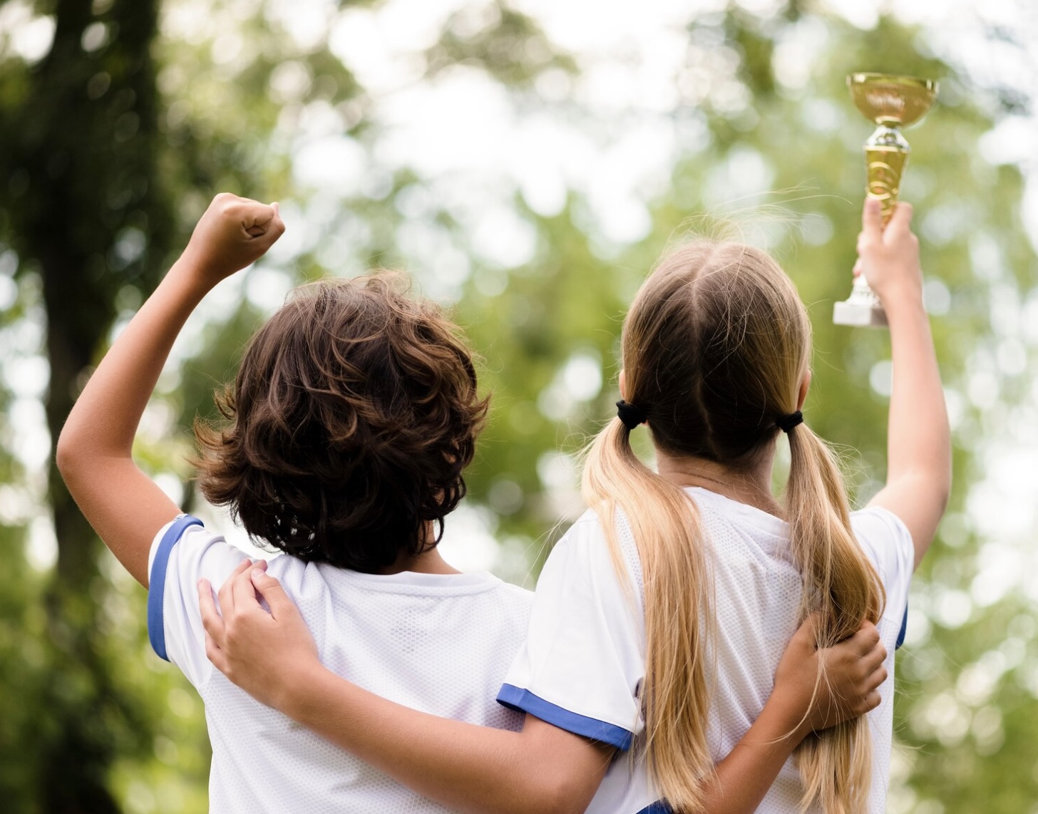 Niños alegres. Frases motivacionales