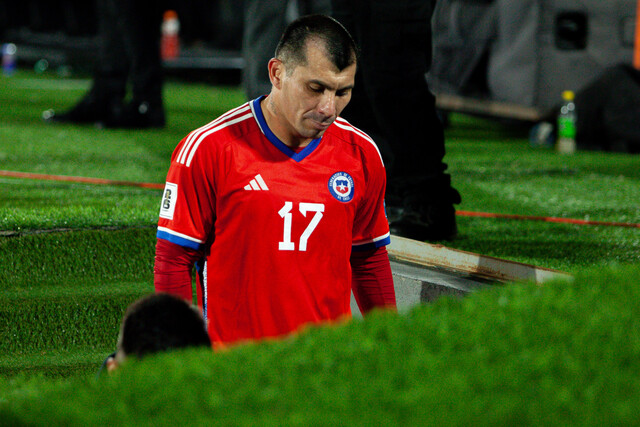 Gary Medel decepcionado tras derrota ante Uruguay