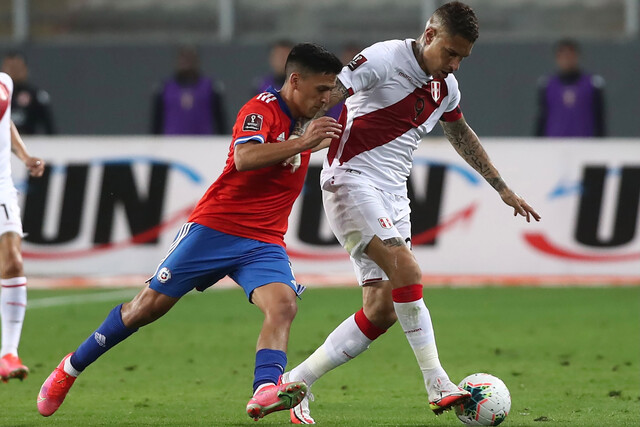 Paolo Guerrero contra Chile