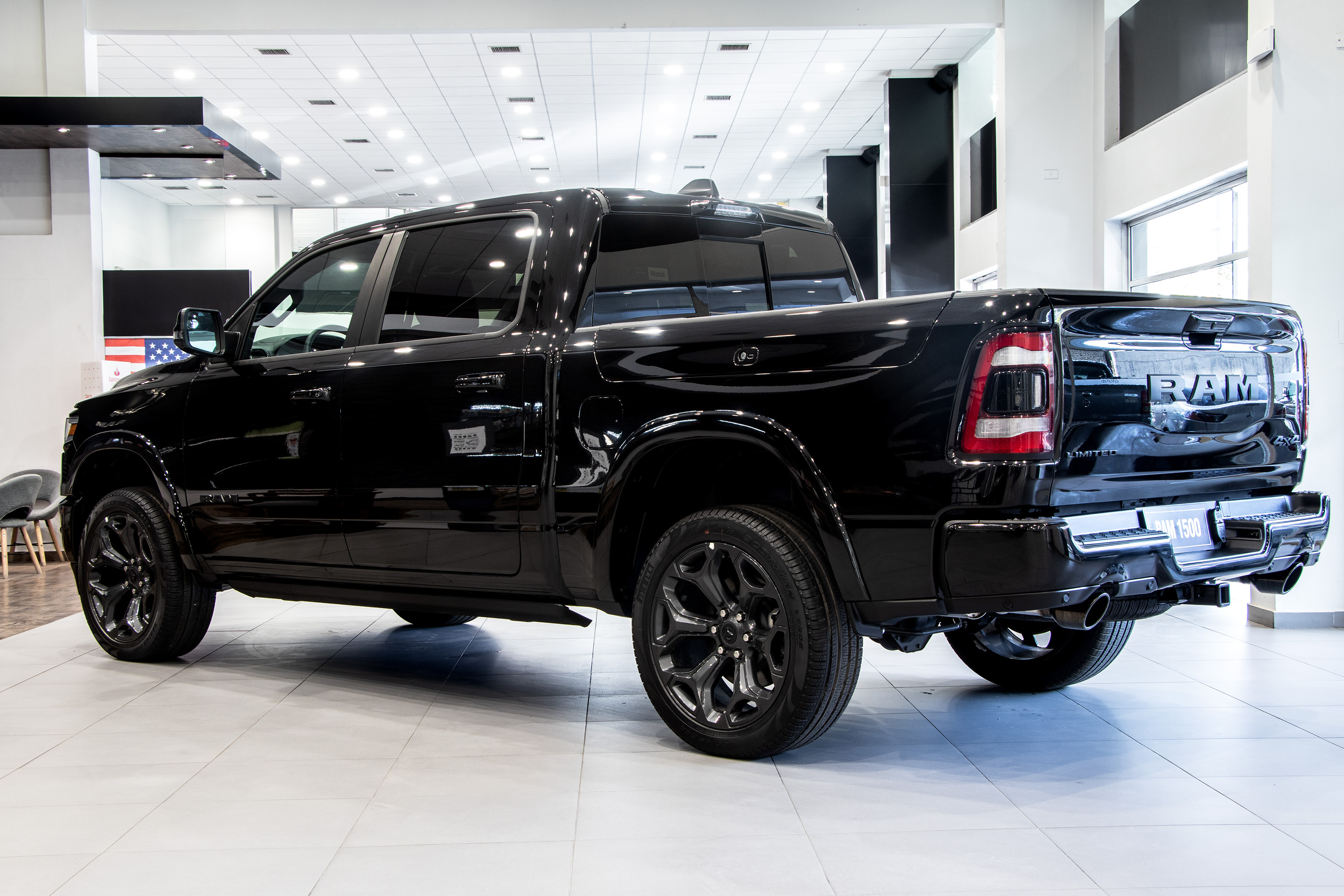 RAM 1500 Limited Night Edition