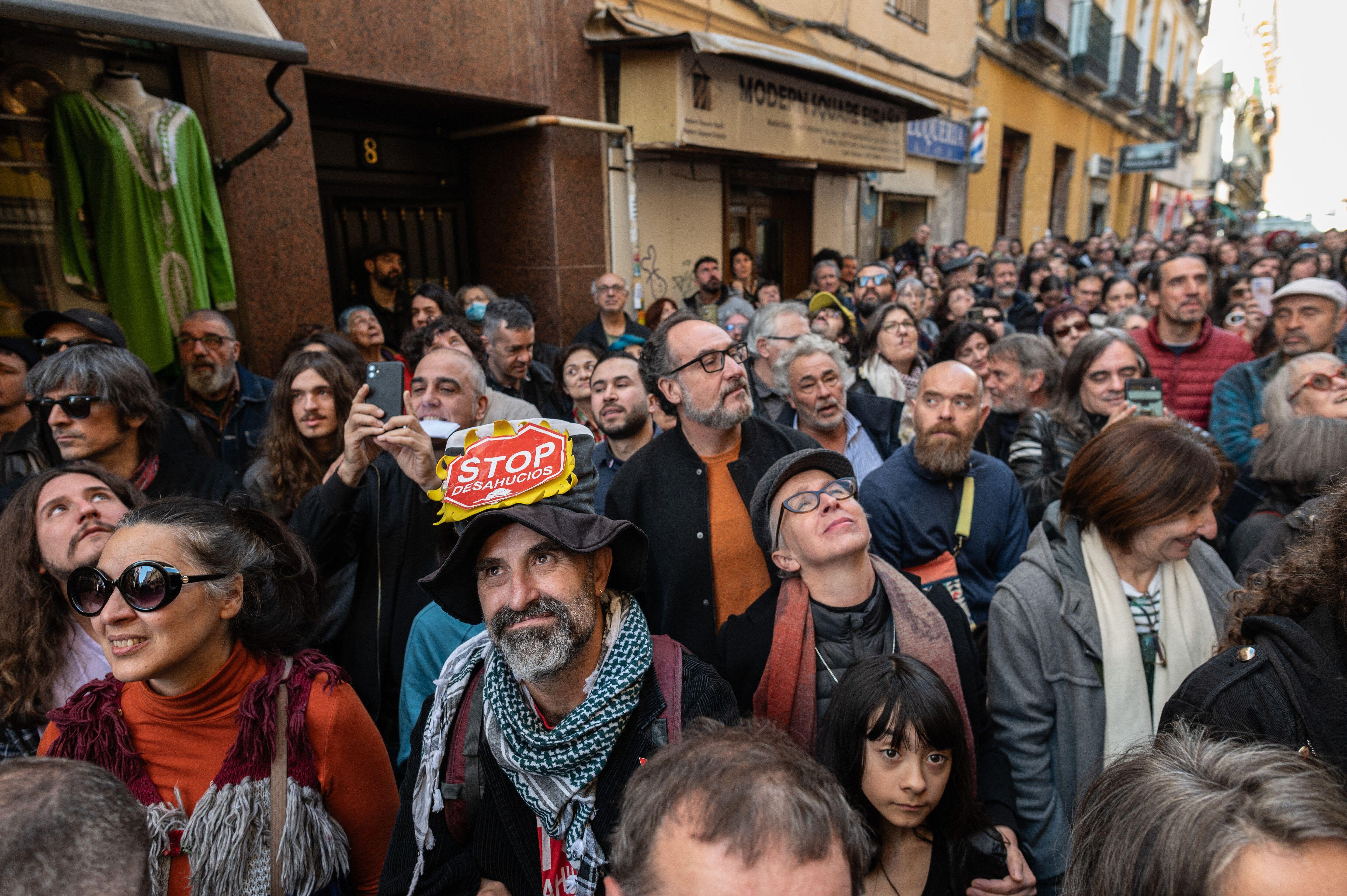 Protesta de vecinos en Madrid contra los apartamentos turísticos.