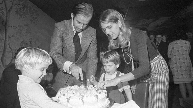 Hunter de niño junto a su familia.