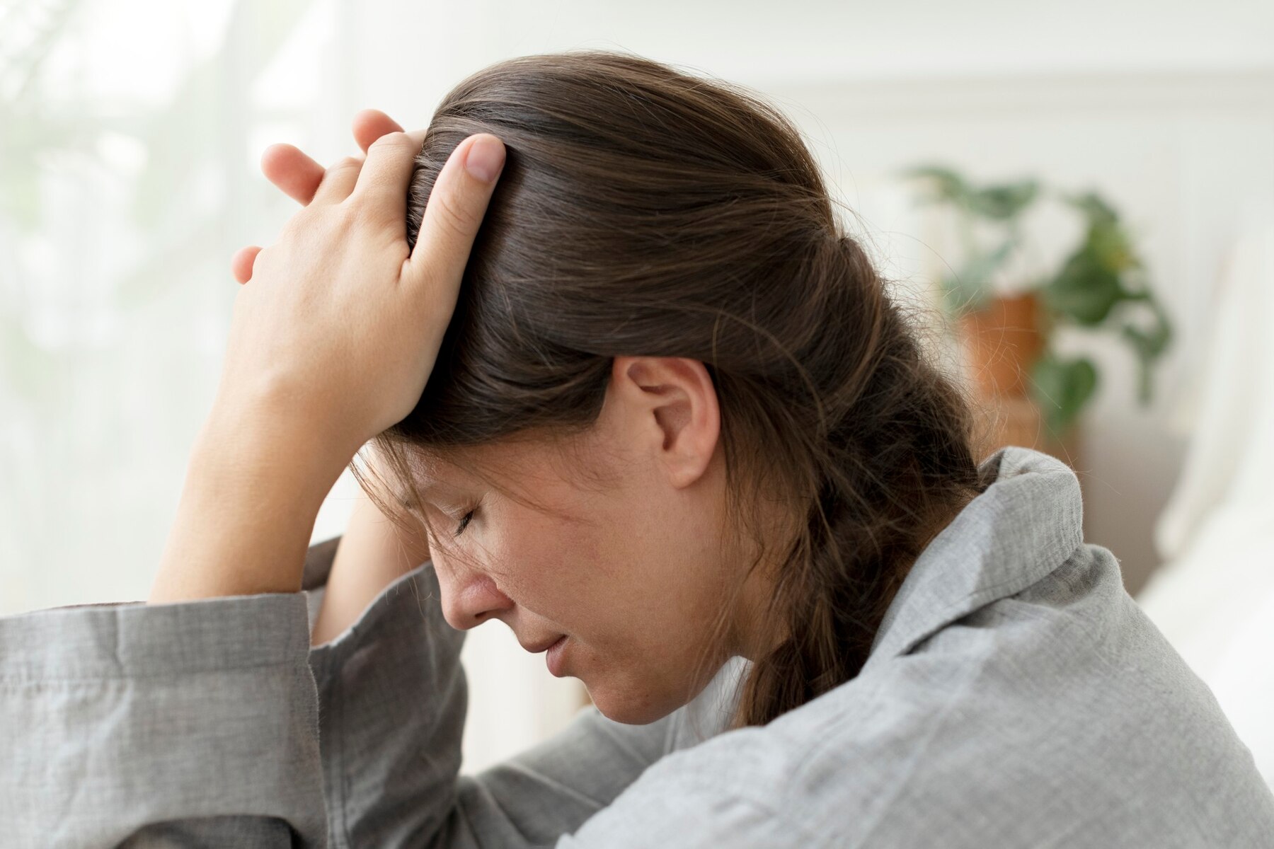 Mujer con migraña