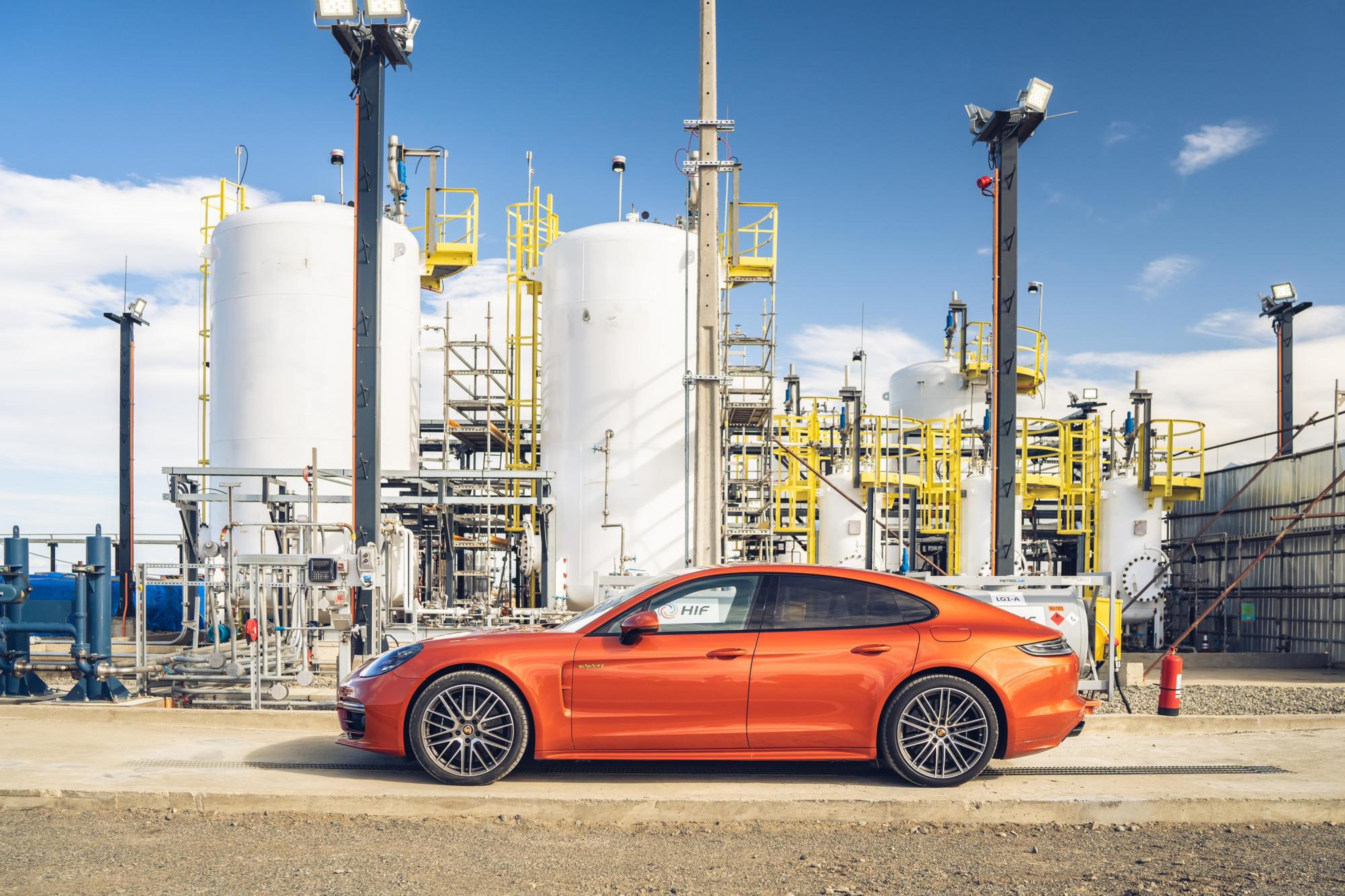 Porsche/e-fuels