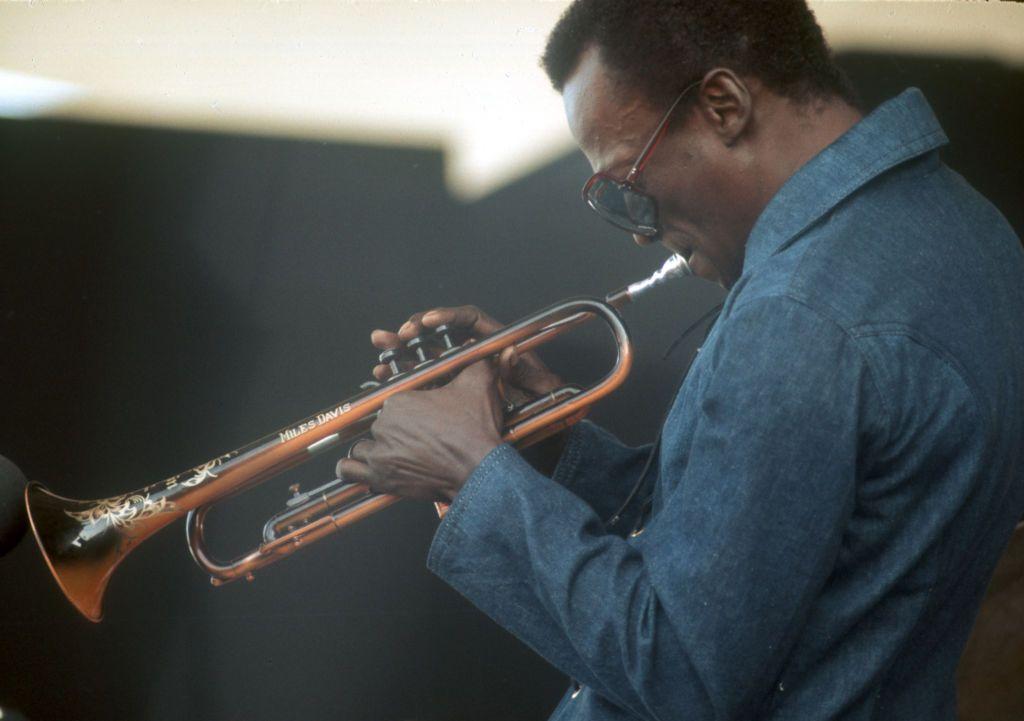 Miles Davis improvisando