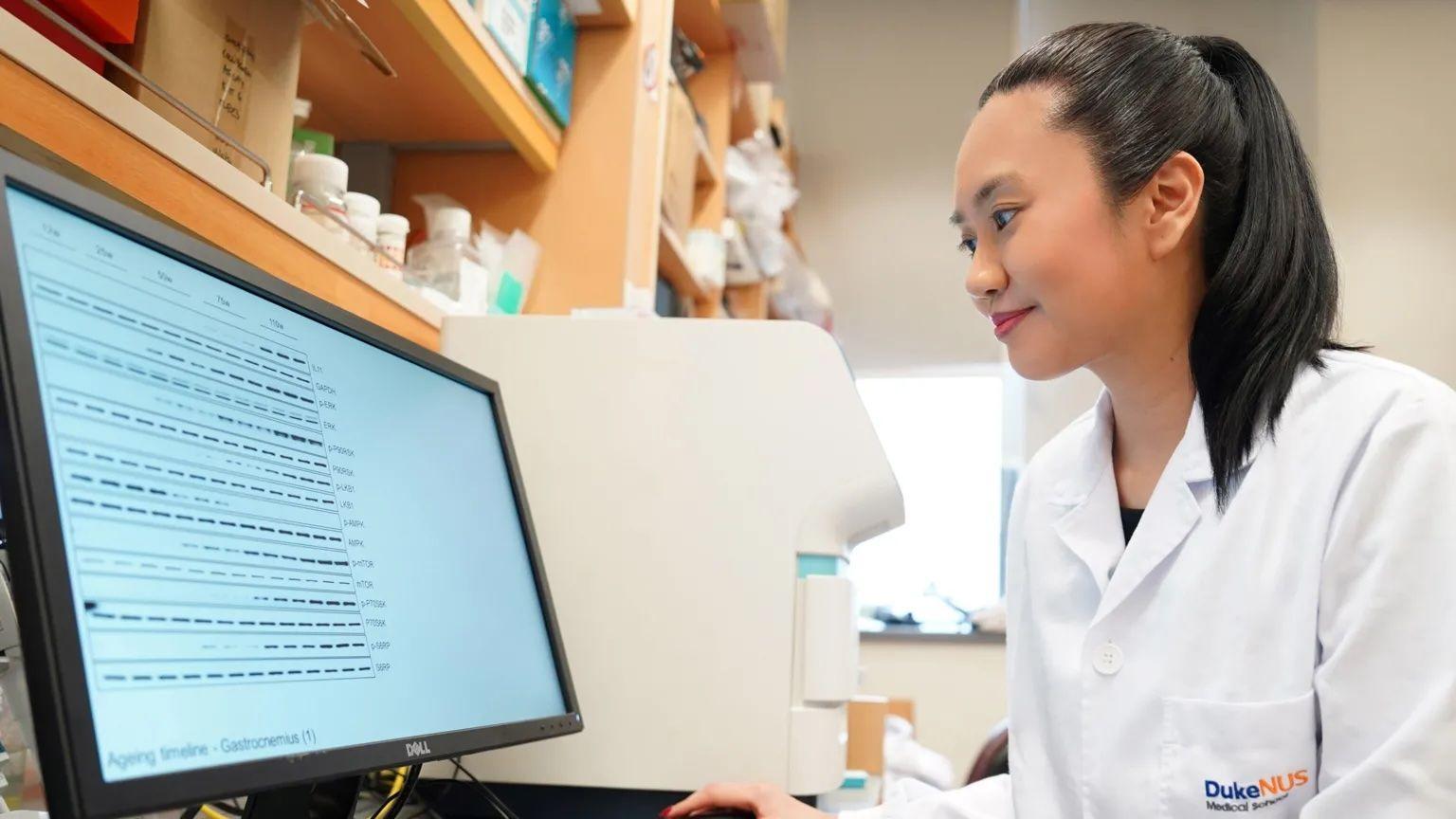 Una estudiante de la facultad de medicina Duke-NUS de Singapur.