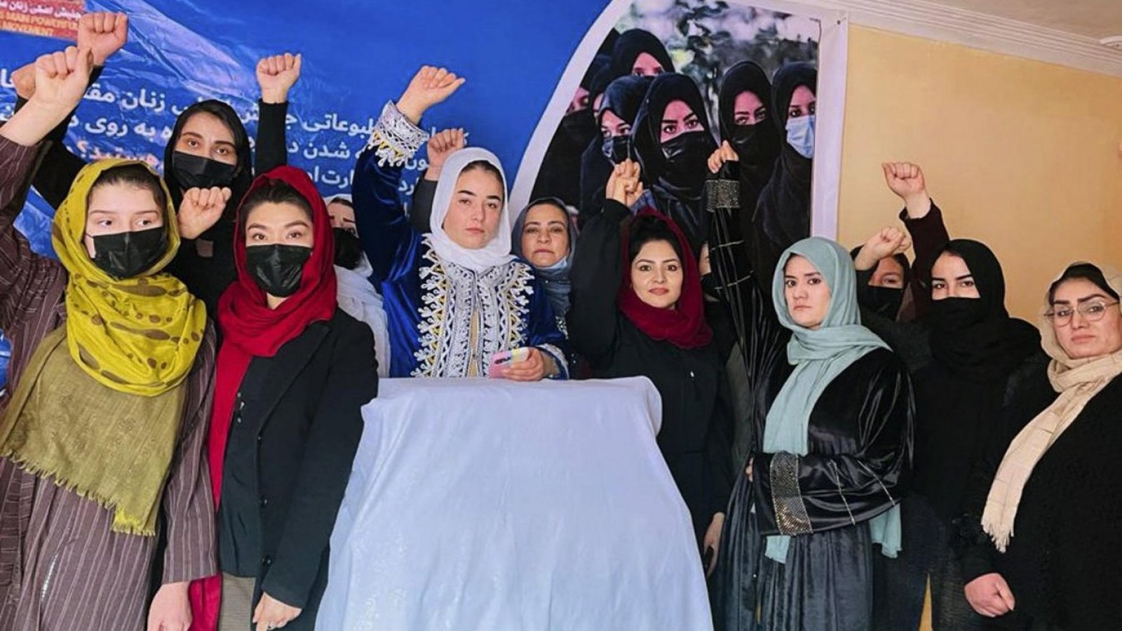 Imagen de Archivo de un grupo de mujeres en una protesta a puerta cerrada en Kabul, Afganistán, contra el veto de los talibanes a la educación femenina universitaria.