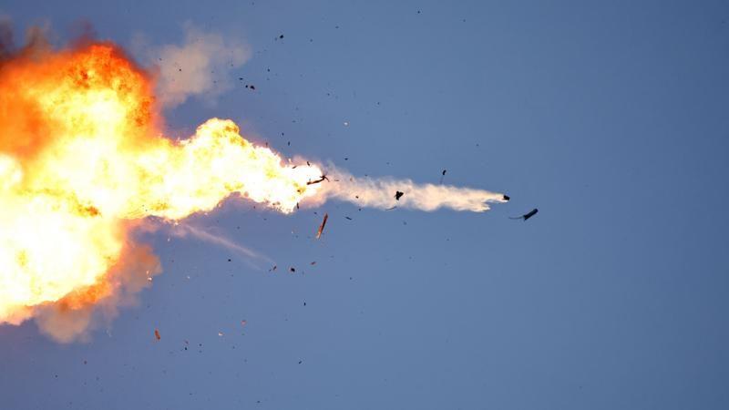 Un avión no tripulado de Hezbolá es interceptado por un avión de combate israelí.