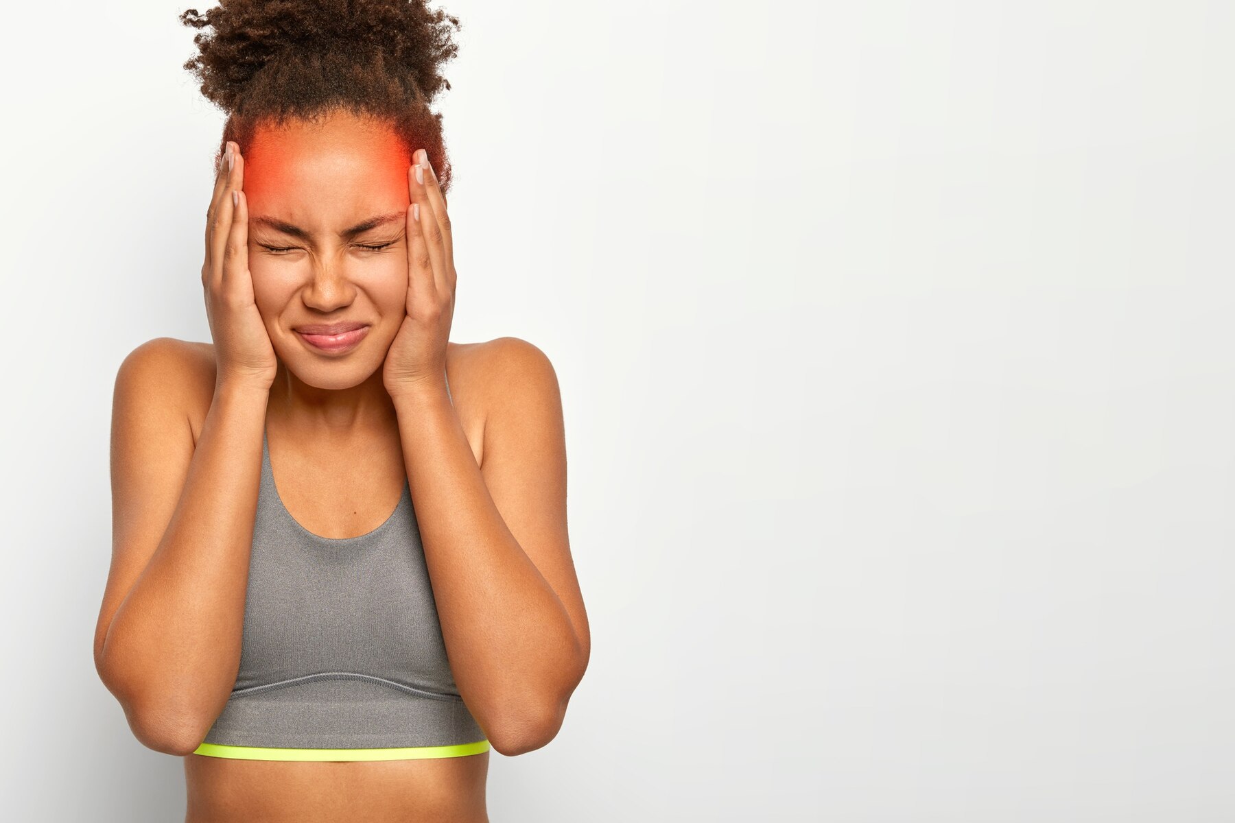 Mujer con migraña