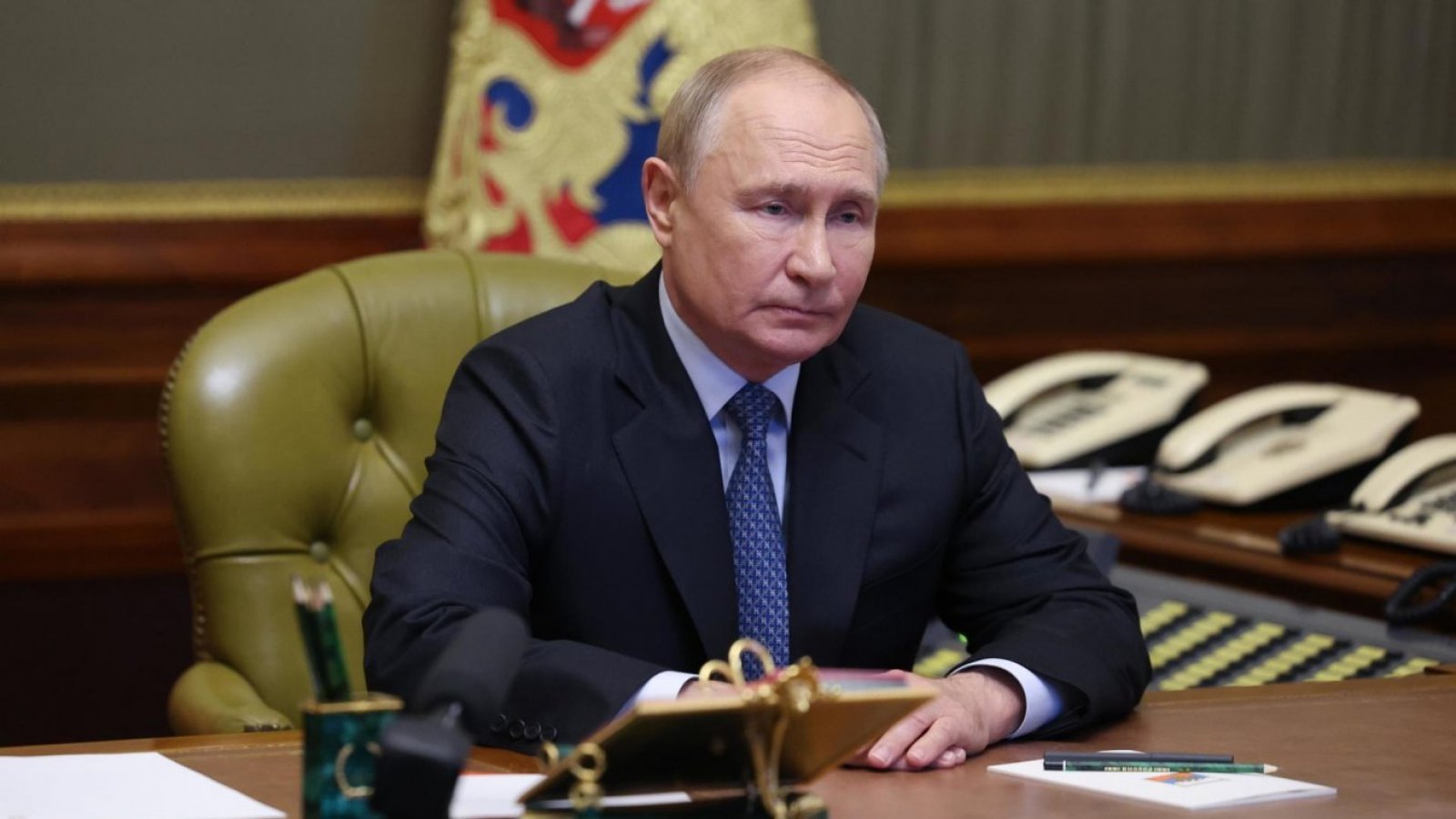 Presidente Ruso Vladimir Putin en su despacho presidencial