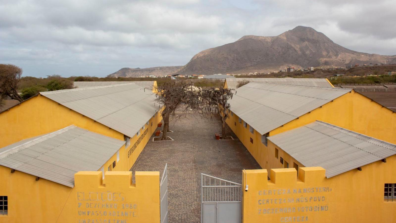 Vista del campo de concentración de Tarrafal, en la isla de Santiago, en Cabo 