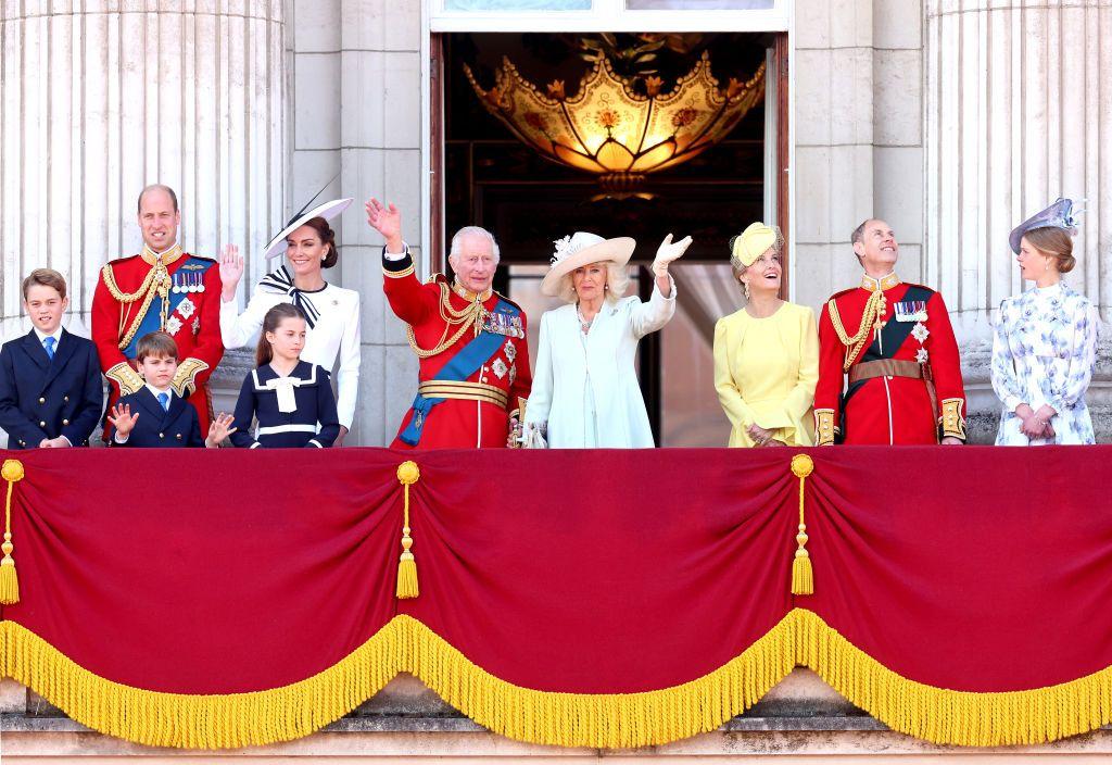 Realeza británica en el palacio de Buckingham.