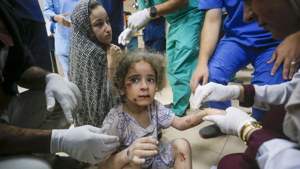 Niña herida en Gaza.