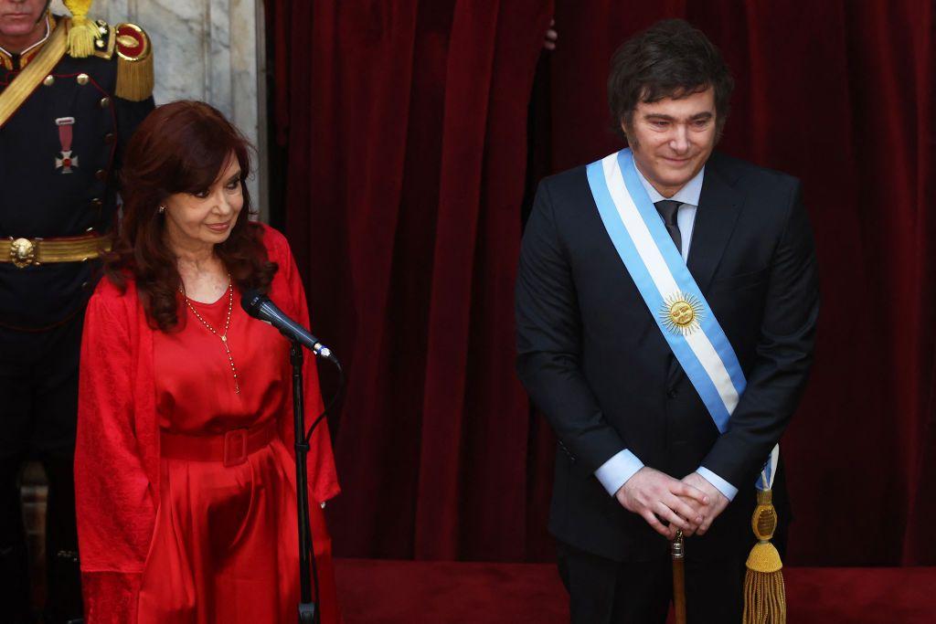 Cristina Fernández de Kirchner y Javier Milei el día de su asunción presidencial