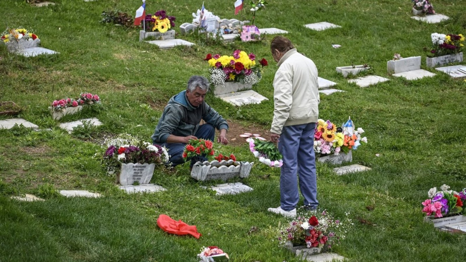 Cementerio en el Día de Todos los Santos