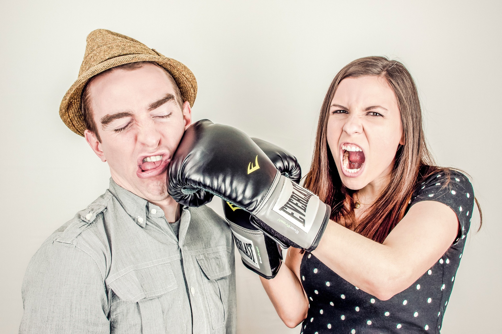 Pareja peleando