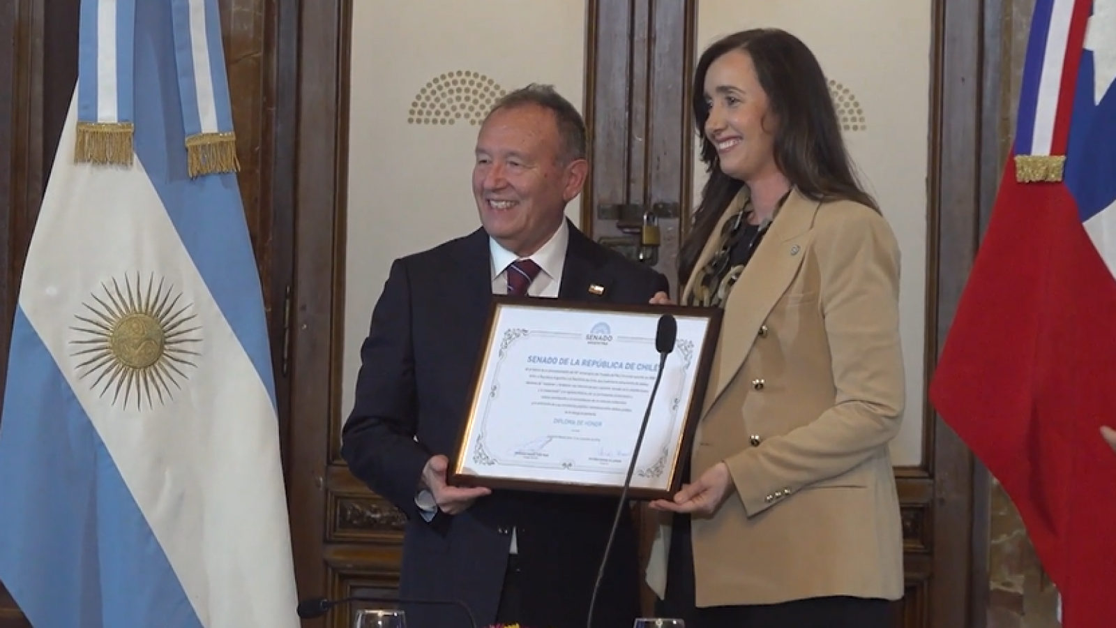 Senadores de Chile y Argentina