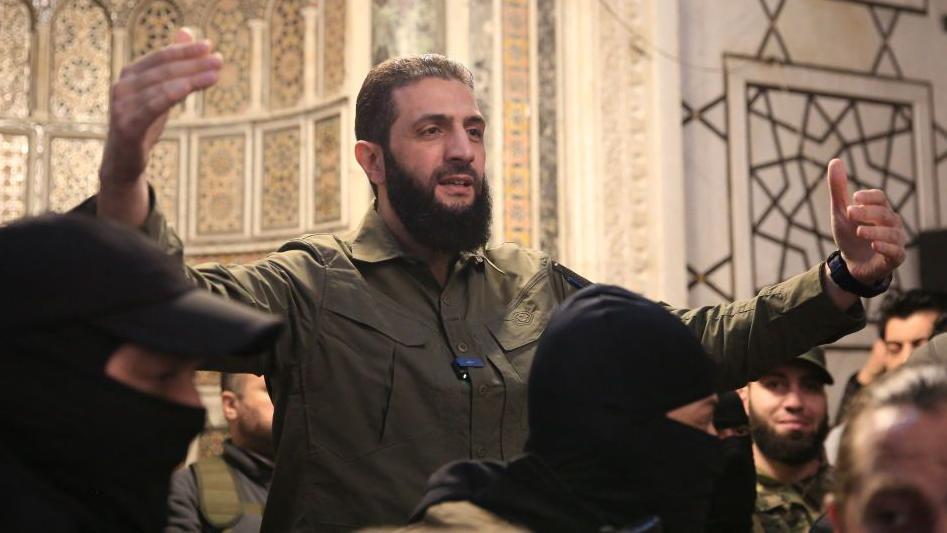 Abu Mohammed al Jawlani en la mezquita de los Omeyas.