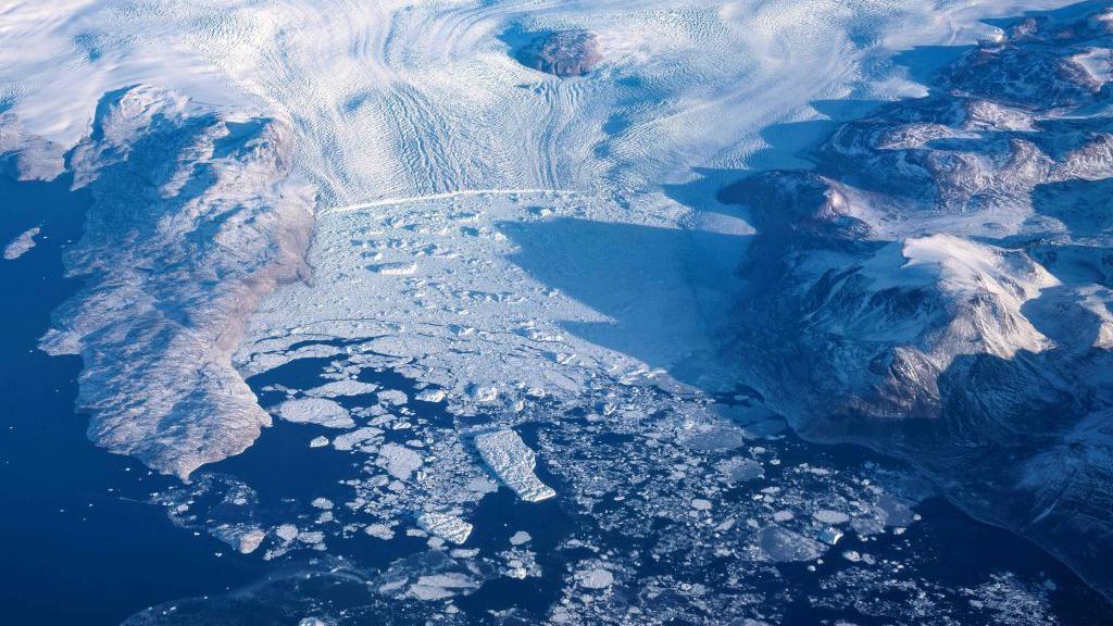 Una vista aérea de los glaciares de Groenlandia